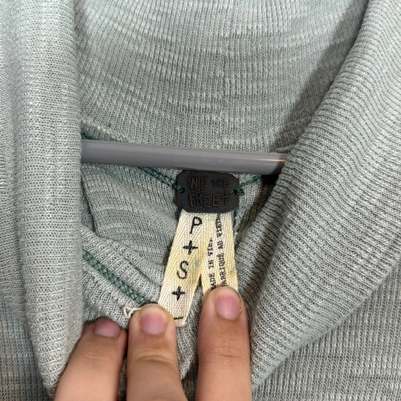 We The Free knit turtleneck/mock neck top Split back teal Thermal Sz S - Picture 2 of 4